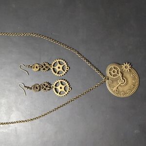 ANTIQUE Gold Tone Steampunk Clock Gears Statement Necklace And Earrings Set